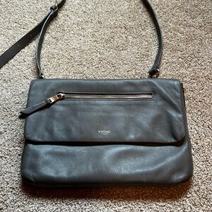 Knomo London Mayfair Luxe Elektronista Digital Clutch in Grey Leather